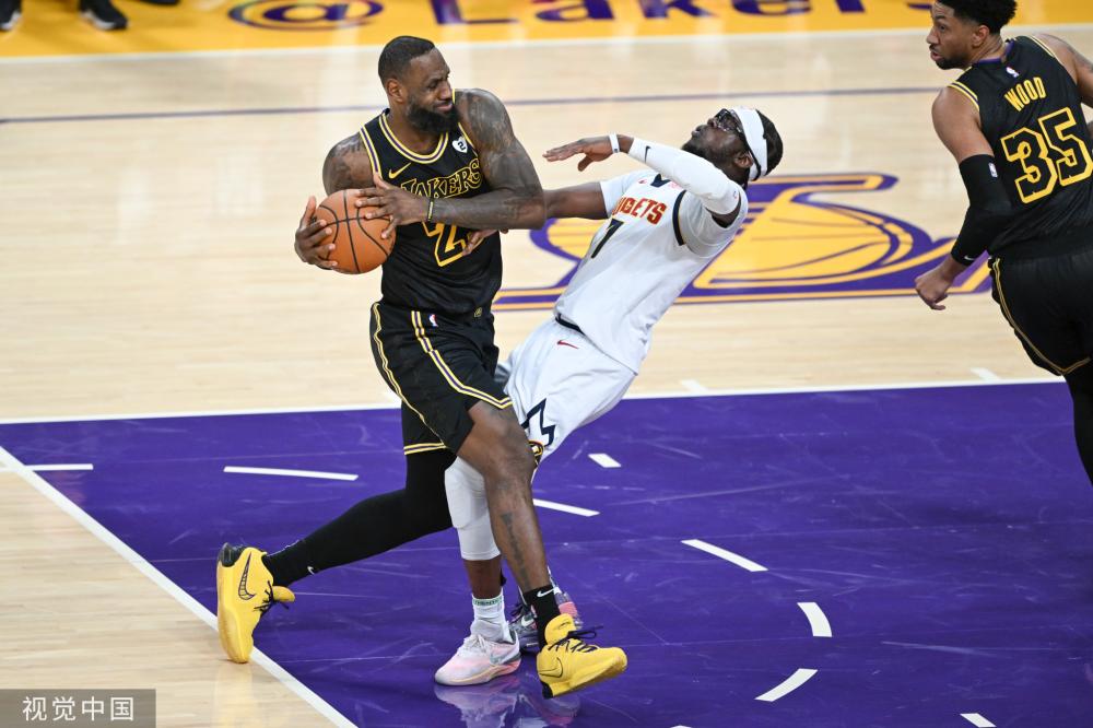 它在各方面 它在各方面