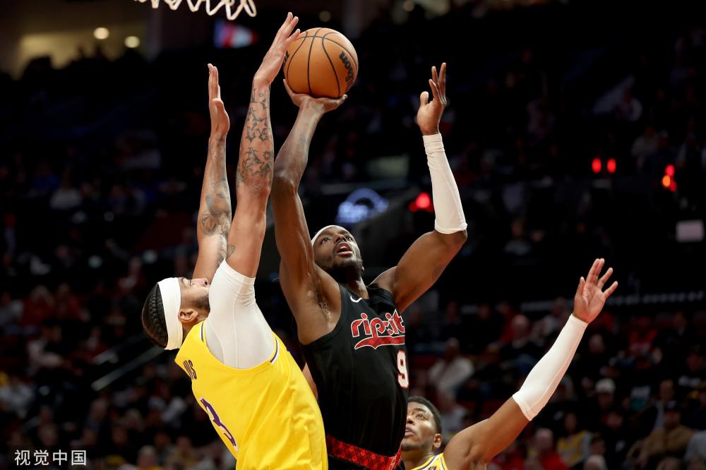 球为她赢得 球为她赢得